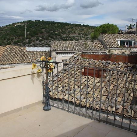 La Corte Di Ibla Ragusa Luaran gambar