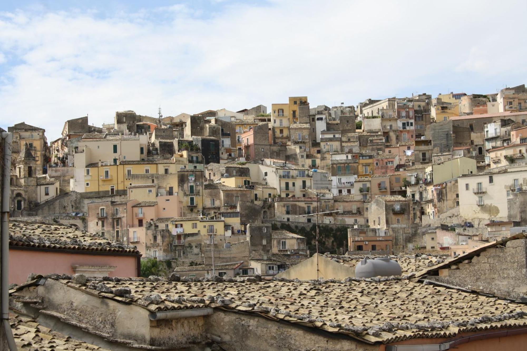 La Corte Di Ibla Ragusa Luaran gambar
