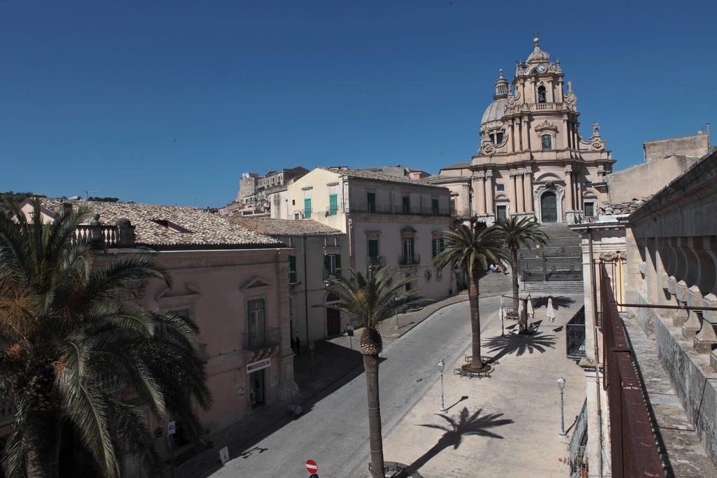 La Corte Di Ibla Ragusa Luaran gambar
