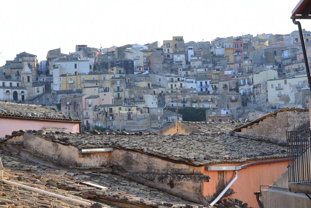 La Corte Di Ibla Ragusa Luaran gambar